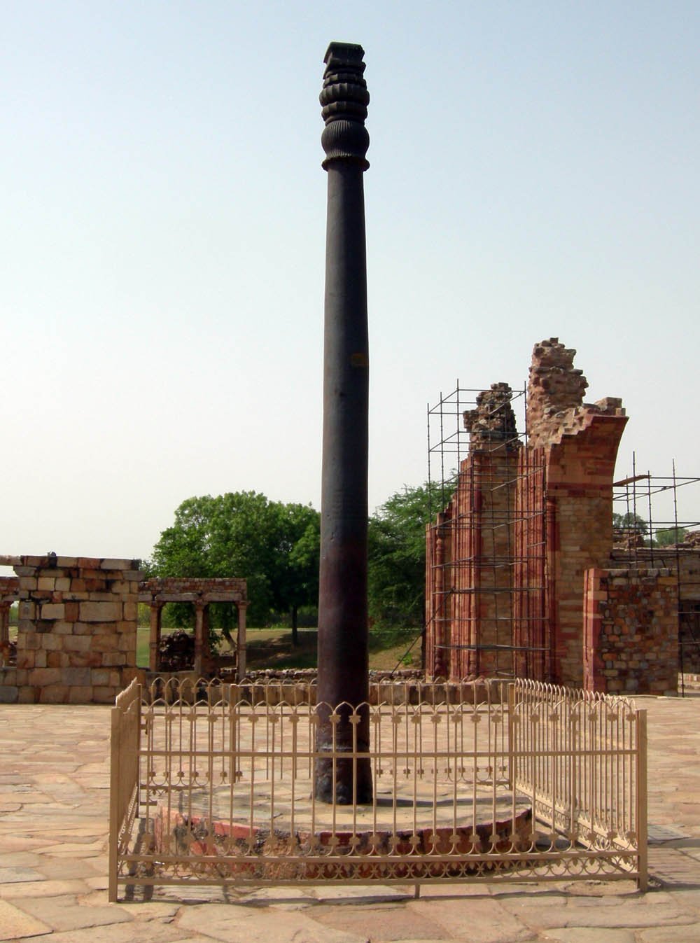 The Iron Pillar of Delhi (Original photograph, Public domain)