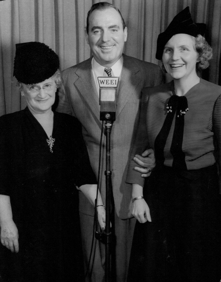 Voice Acting: The Stars of the Invisible Stage (eBay item
photo front

photo back, Public domain)