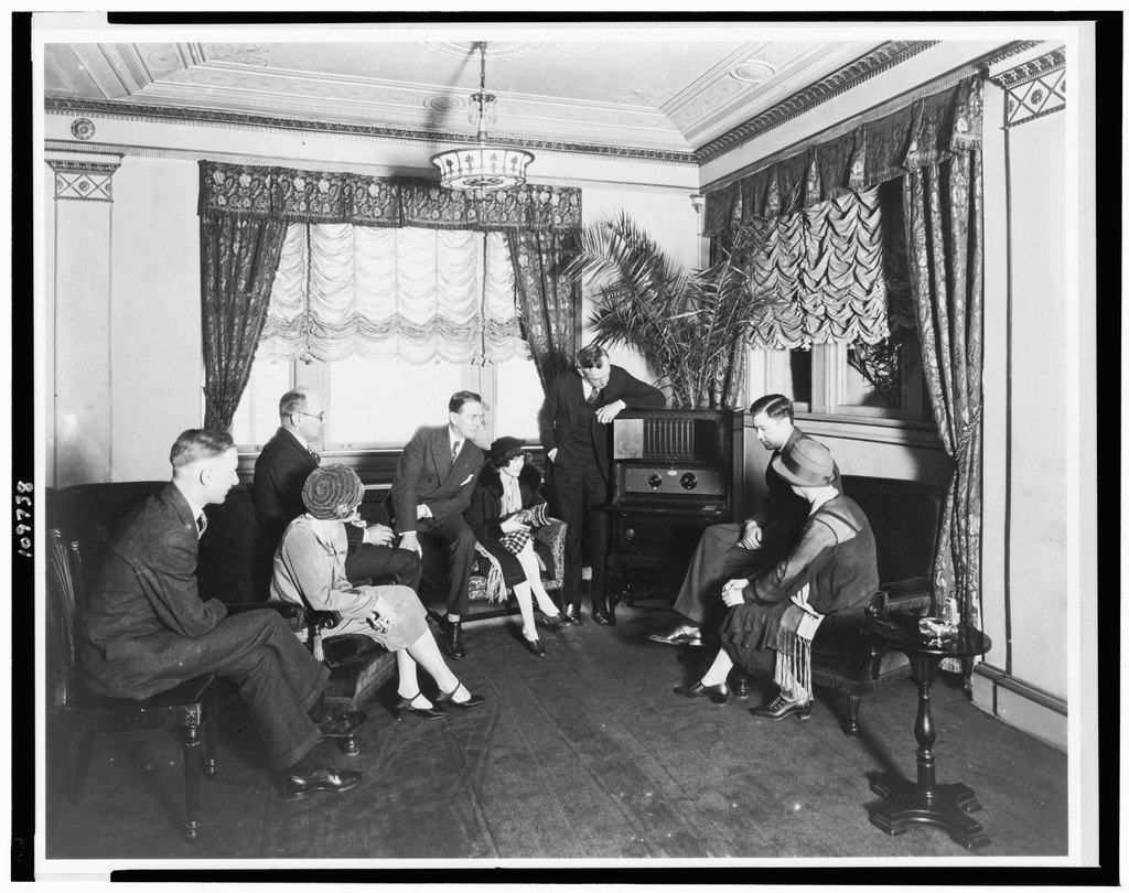 Cliffhangers and Serial Storytelling (Image Credits: Rawpixel)