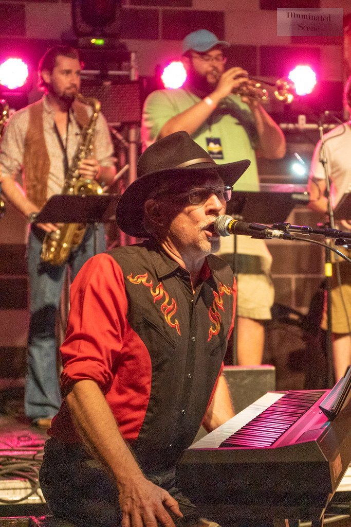 Joe Cocker at Woodstock 1969 (Robbi O, Flickr, CC BY 2.0)