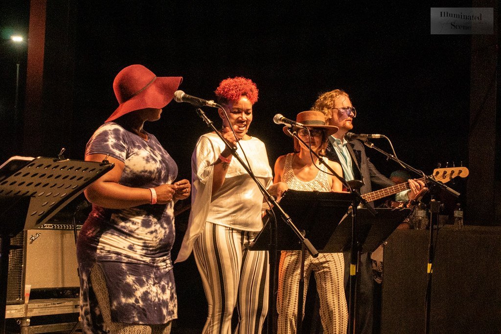 Sly and the Family Stone at Woodstock 1969 (Robbi O, Flickr, CC BY 2.0)