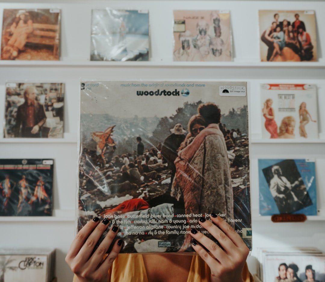 Woodstock Aesthetics (Image Credits: Unsplash)