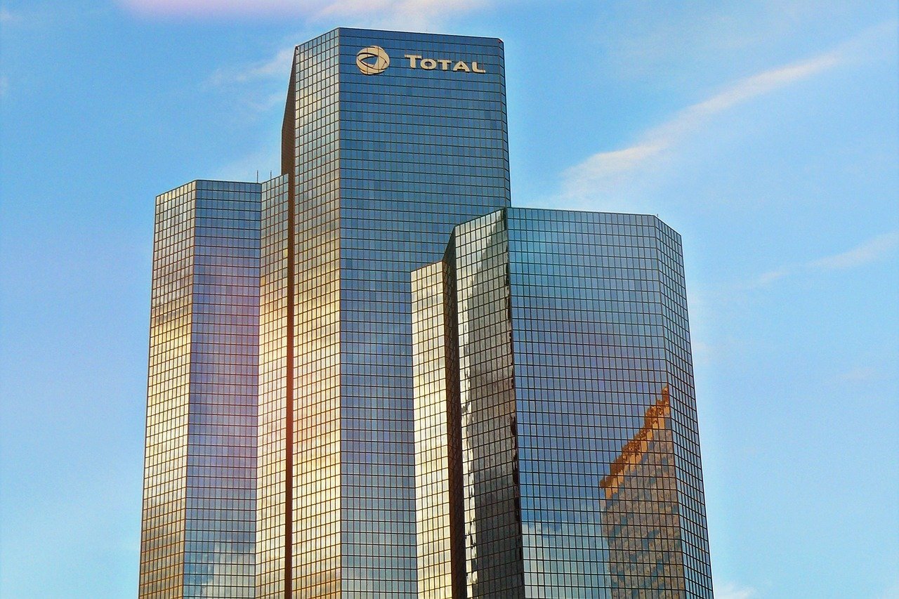 Paris in the Twentieth Century by Jules Verne (Image Credits: Pixabay)