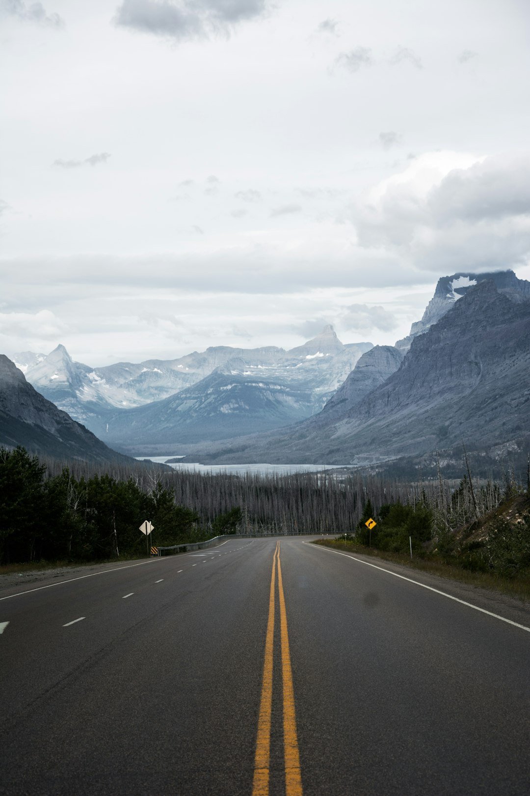 7. Going-to-the-Sun Road: Glacier National Park, Montana (Image Credits: Unsplash)