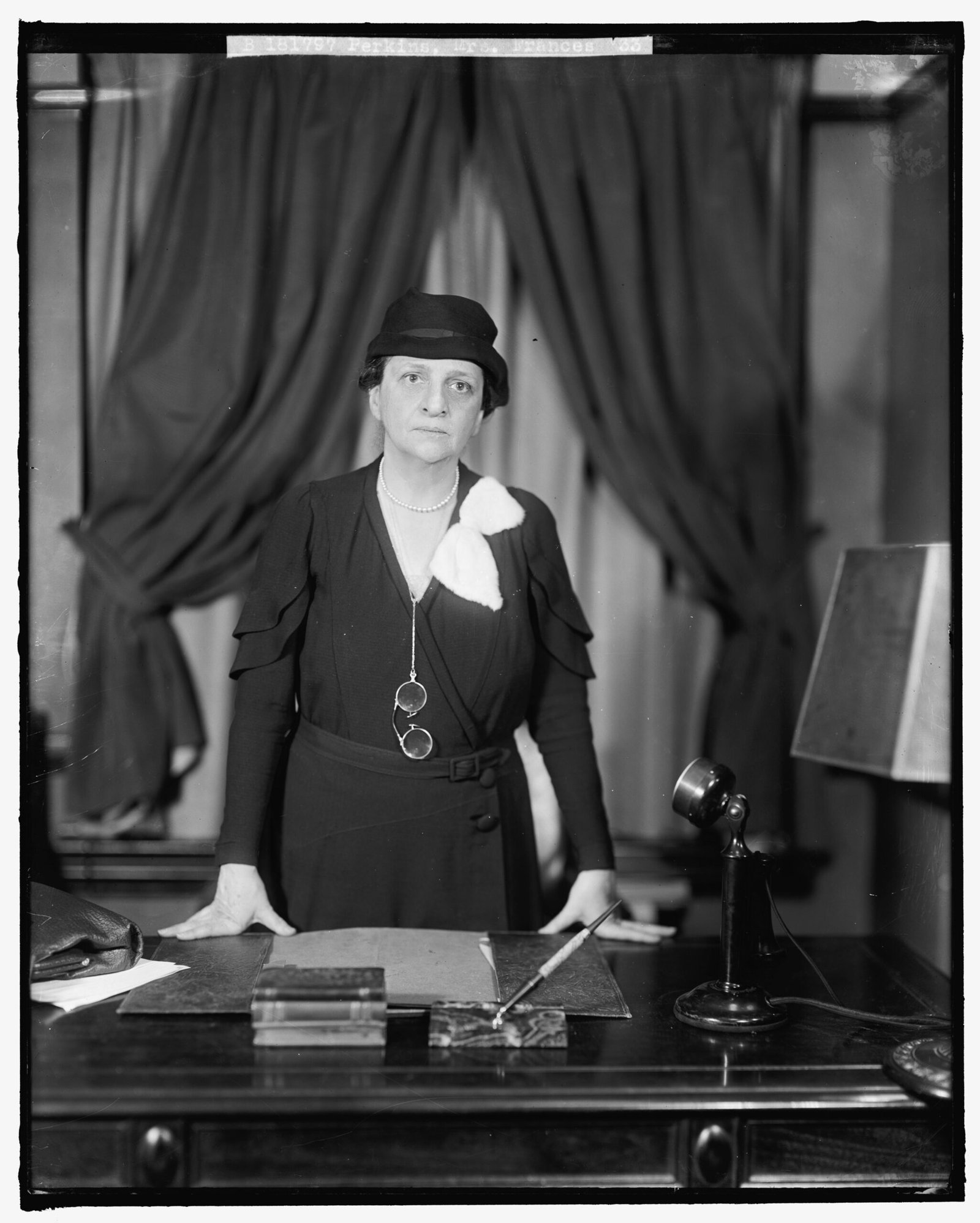 Frances Perkins (Library of Congress

Catalog: https://lccn.loc.gov/2016862692
Image download: https://cdn.loc.gov/service/pnp/hec/21600/21647v.jpg
Original url: https://www.loc.gov/pictures/item/2016862692/, Public domain)