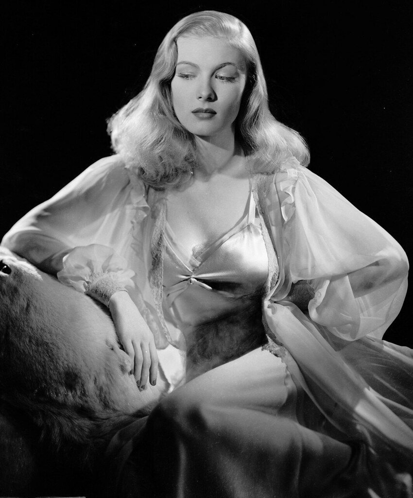 L.A. Confidential (1997) (deepskyobject, Flickr, CC BY 2.0)