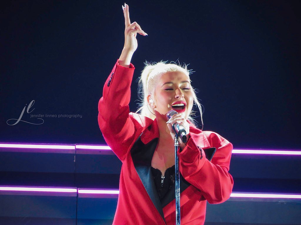 Christina Aguilera (jenniferlinneaphotography, Flickr, CC BY 2.0)