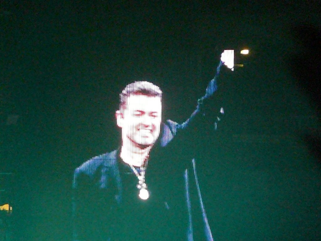 George Michael - Faith (1987) (angela n., Flickr, CC BY 2.0)