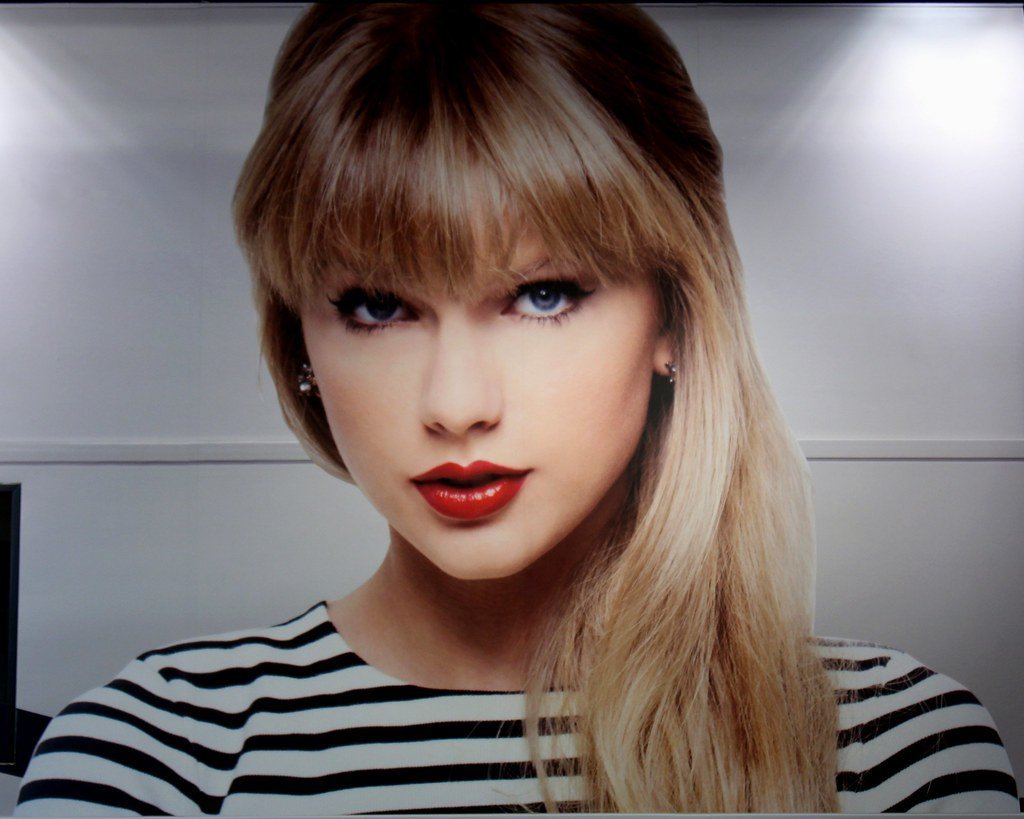 Taylor Swift (Thank You (25 Millions ) views, Flickr, CC BY 2.0)