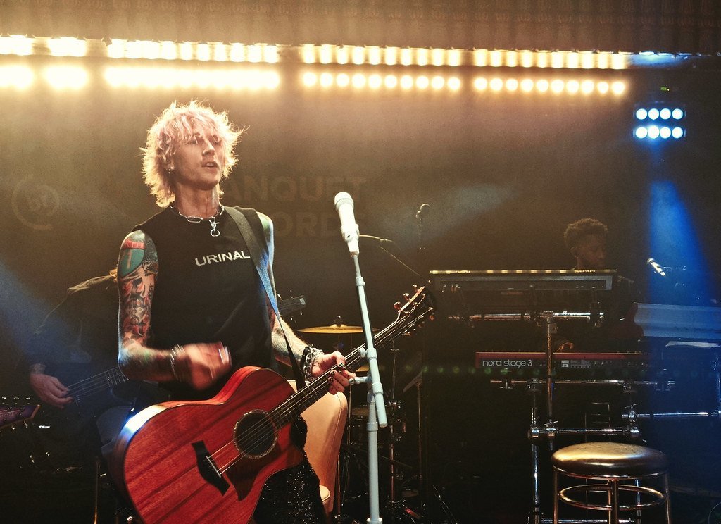 Machine Gun Kelly (Drew de F Fawkes, Flickr, CC BY 2.0)