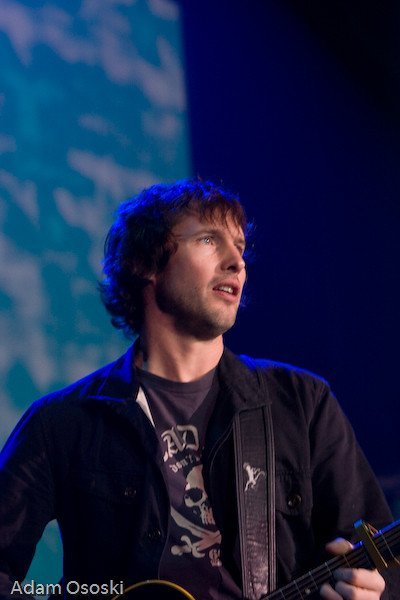 "My heart will go on" wait no, skip - use "You're beautiful, it's true" by James Blunt (adamreading, Flickr, CC BY-SA 2.0)