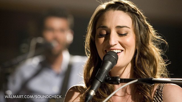 "I'm not gonna write you a love song" by Sara Bareilles (Lunchbox LP, Flickr, CC BY 2.0)
