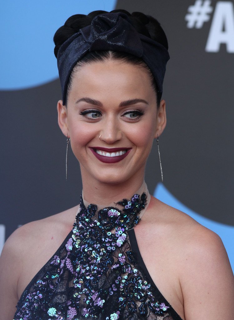 Katy Perry (Eva Rinaldi Celebrity Photographer, Flickr, CC BY-SA 2.0)