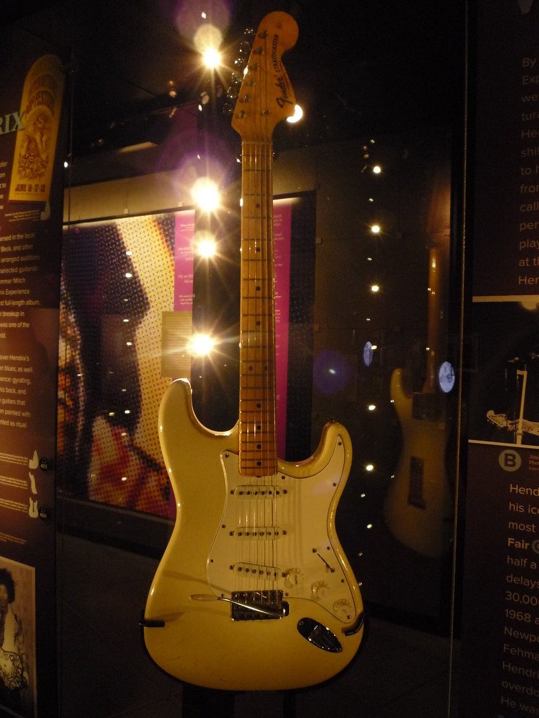 Purple Haze by Jimi Hendrix (1967) (Roadside Guitars, Flickr, CC BY-SA 2.0)