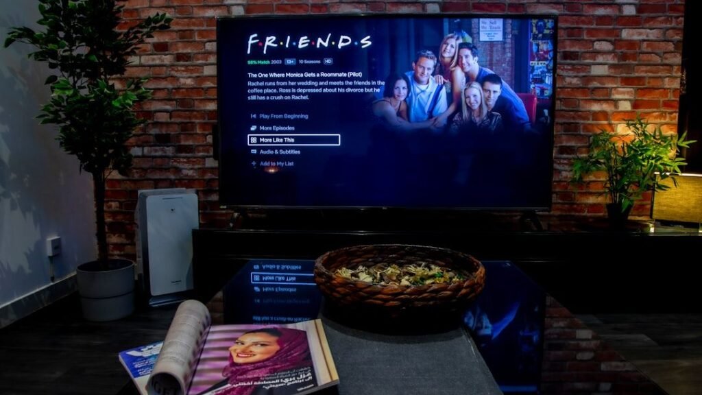 10 TV Shows From the 80s and 90s That Defined a Generation's Humor