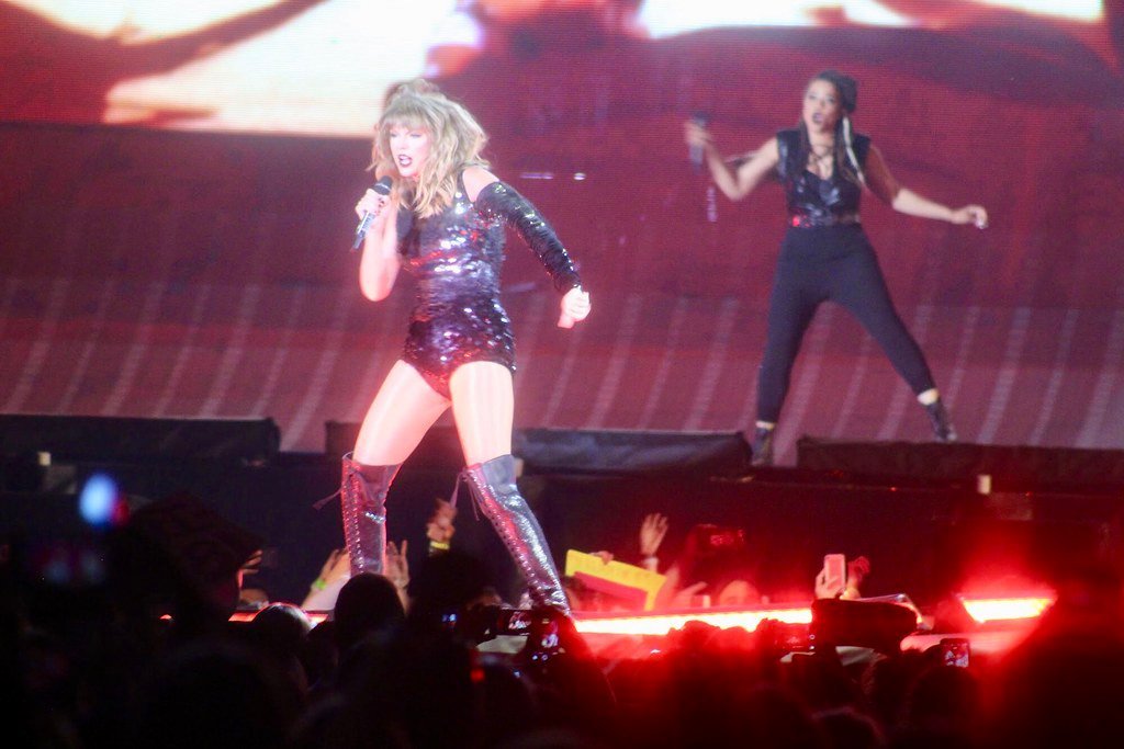 Taylor Swift: The Eras Tour (Taylor Swift, 2023) (Julio Enriquez, Flickr, CC BY 2.0)
