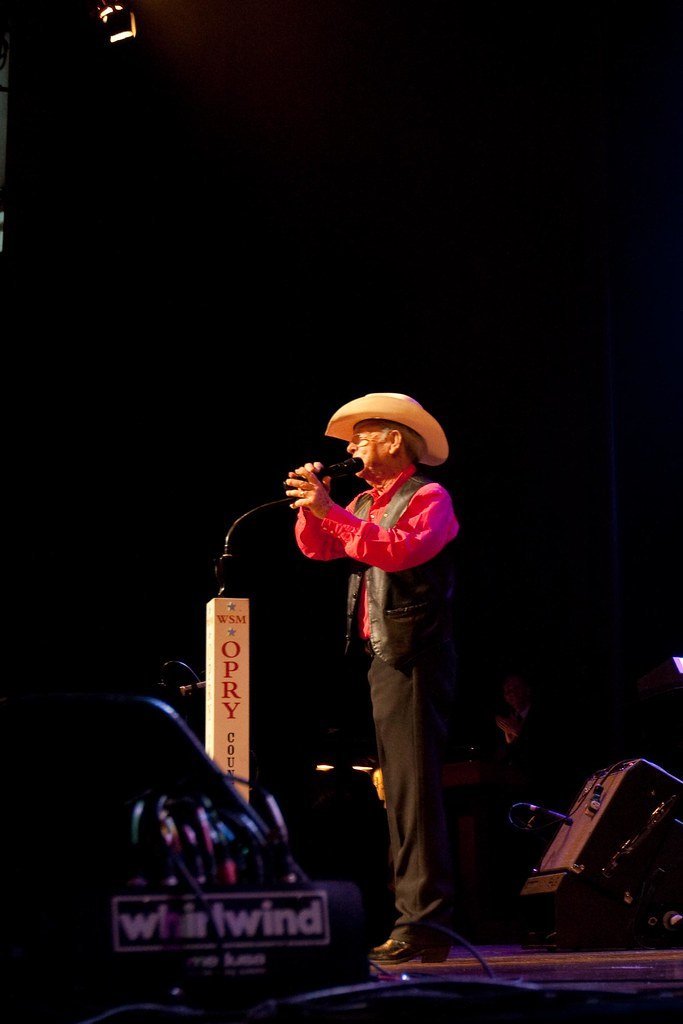 John Hardy by The Louvin Brothers (LOLren, Flickr, CC BY 2.0)