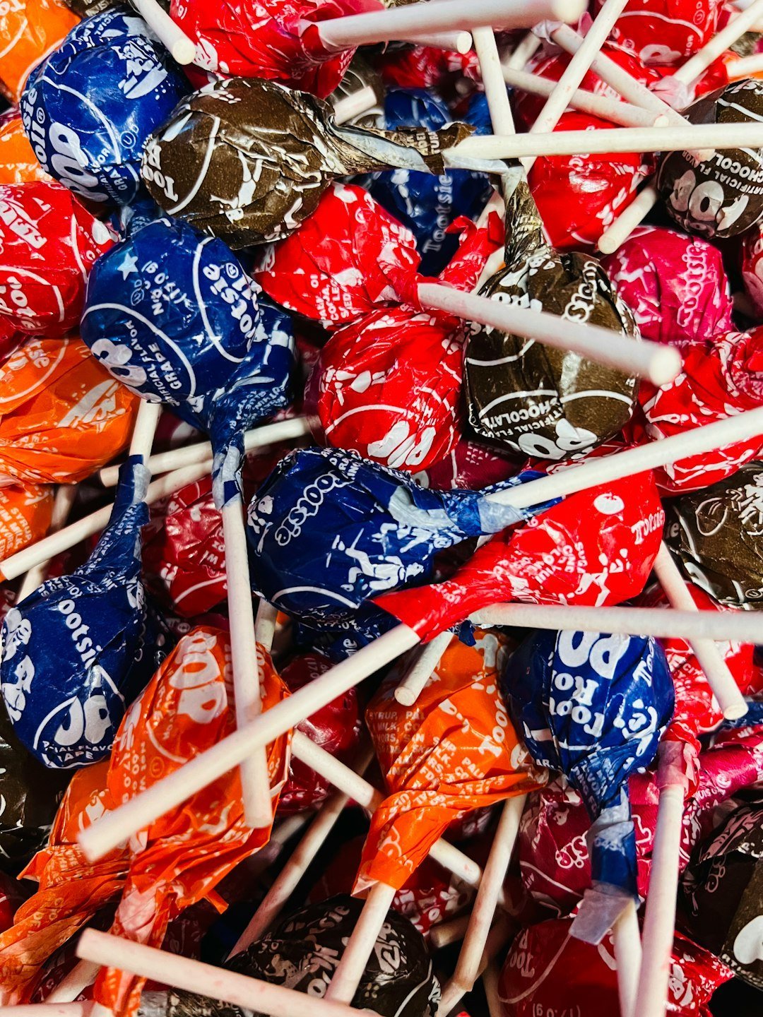 Tootsie Pop "How Many Licks?" (Image Credits: Unsplash)