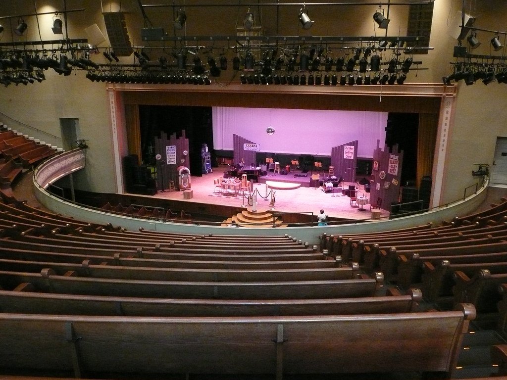 Ryman Auditorium (Reading Tom, Flickr, CC BY 2.0)