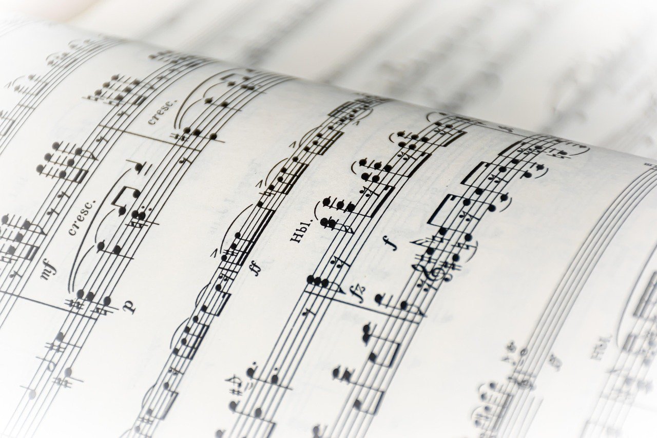 #8 – "Into the Night" – Benny Mardones (1980) (Image Credits: Pixabay)