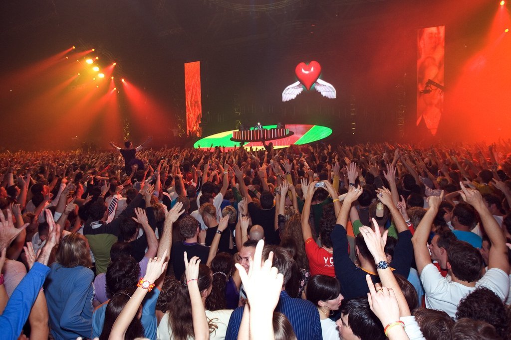 "Lola's Theme" by The Shapeshifters (2004) (Patrick Savalle, Flickr, CC BY-SA 2.0)