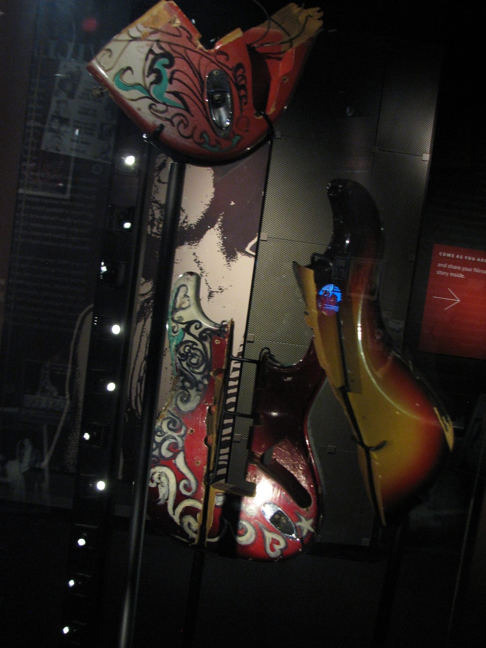 Purple Haze by Jimi Hendrix (Oct 7-8 2011 079

Uploaded by clusternote, CC BY 2.0)