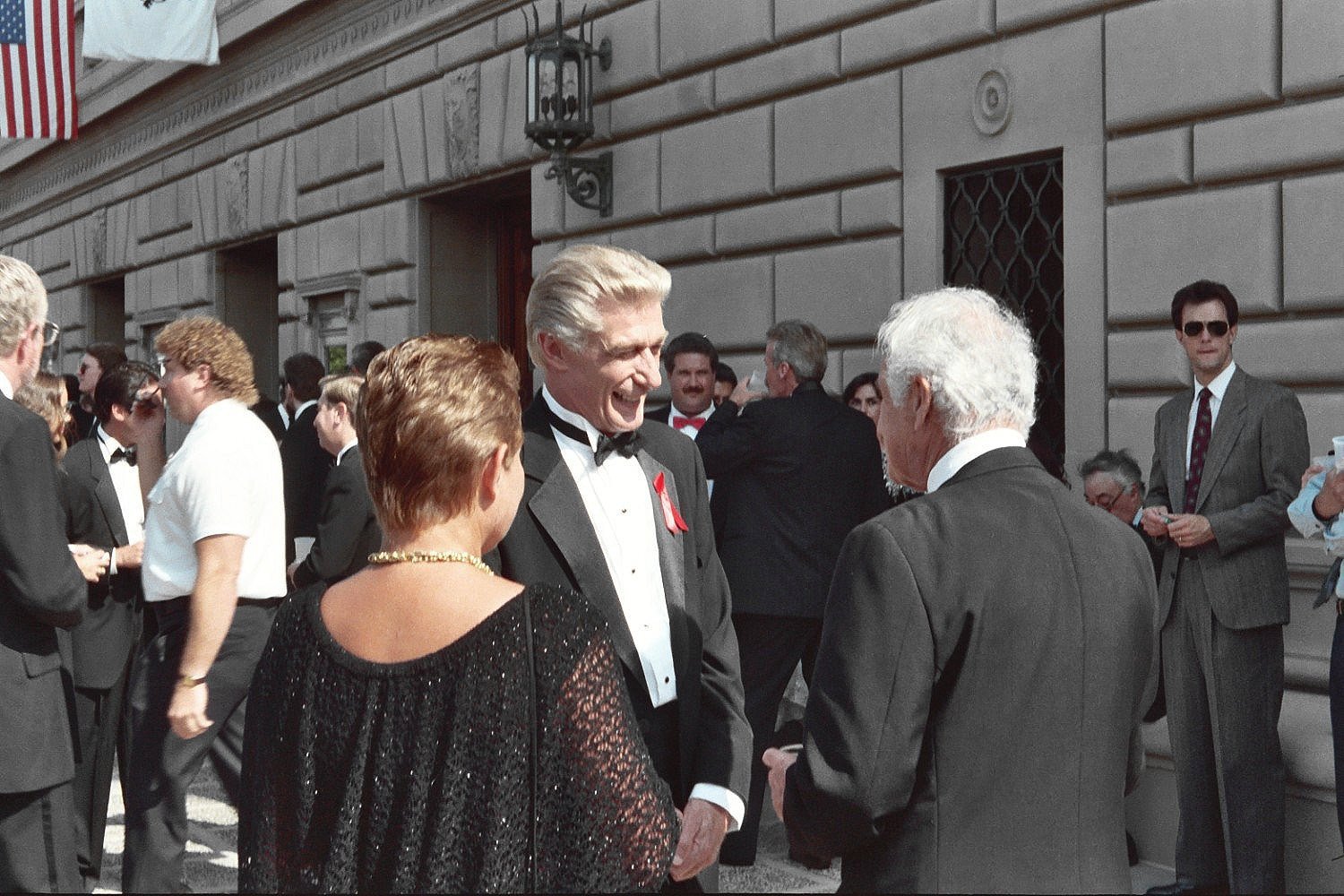 Empty Nest (Richard Mulligan

Uploaded by MaybeMaybeMaybe, CC BY 2.0)