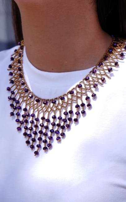 Statement Necklaces (Image Credits: Pexels)