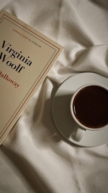 Orlando by Virginia Woolf (Image Credits: Pexels)