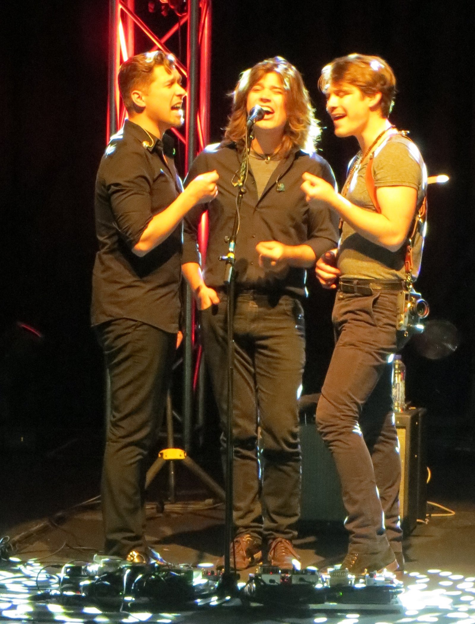 "MMMBop" (By William, CC BY 2.0)