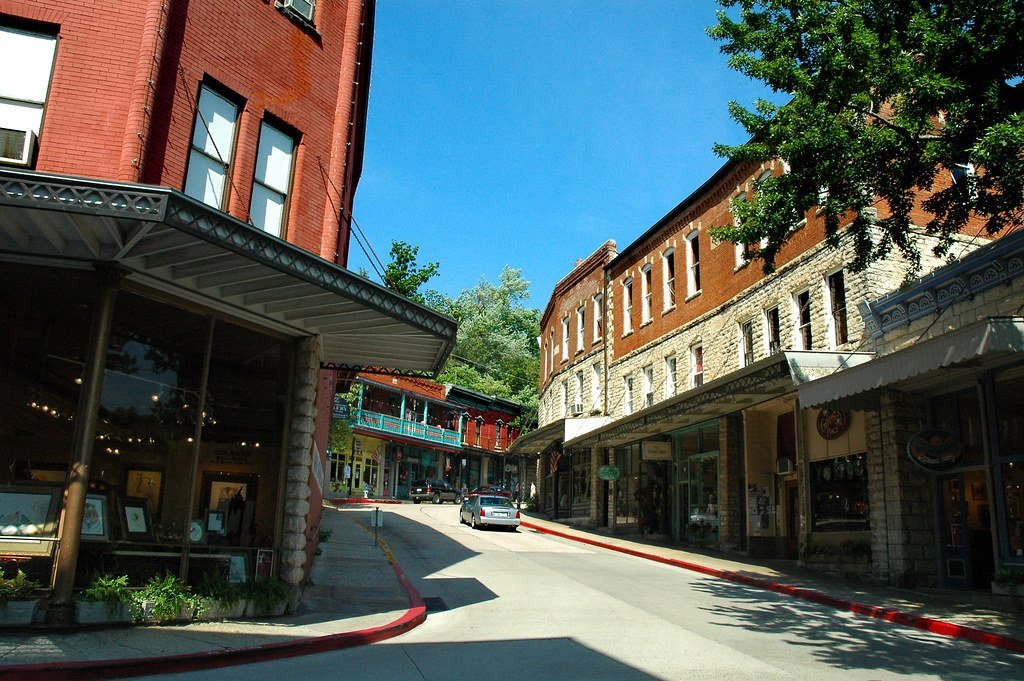 3. Eureka Springs, Arkansas (Clinton Steeds, Flickr, CC BY 2.0)