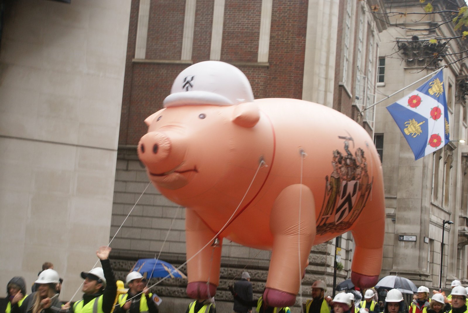Pink Floyd's Animals: When the Pig Flew Away (Geograph Britain and Ireland, CC BY-SA 2.0)