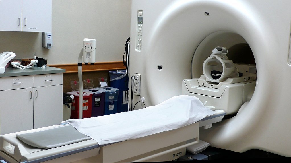 MRI Imaging: Paul Lauterbur in 1973 (Muffet, Flickr, CC BY 2.0)