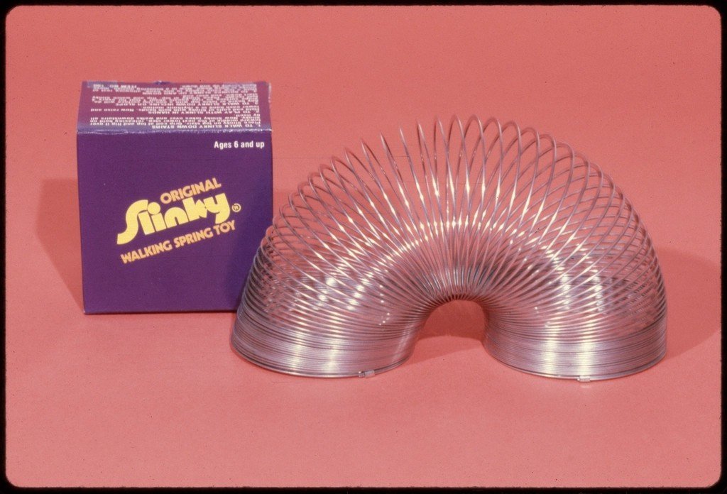 Slinky (Image Credits: Rawpixel)