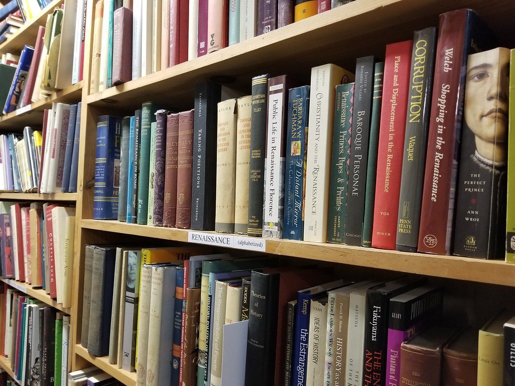 Shifting Literary Standards (quinn.anya, Flickr, CC BY-SA 2.0)
