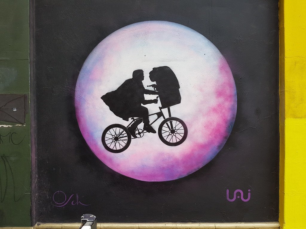 E.T. the Extra-Terrestrial: John Williams' Tender Flight (James Nash (aka Cirrus), Flickr, CC BY-SA 2.0)