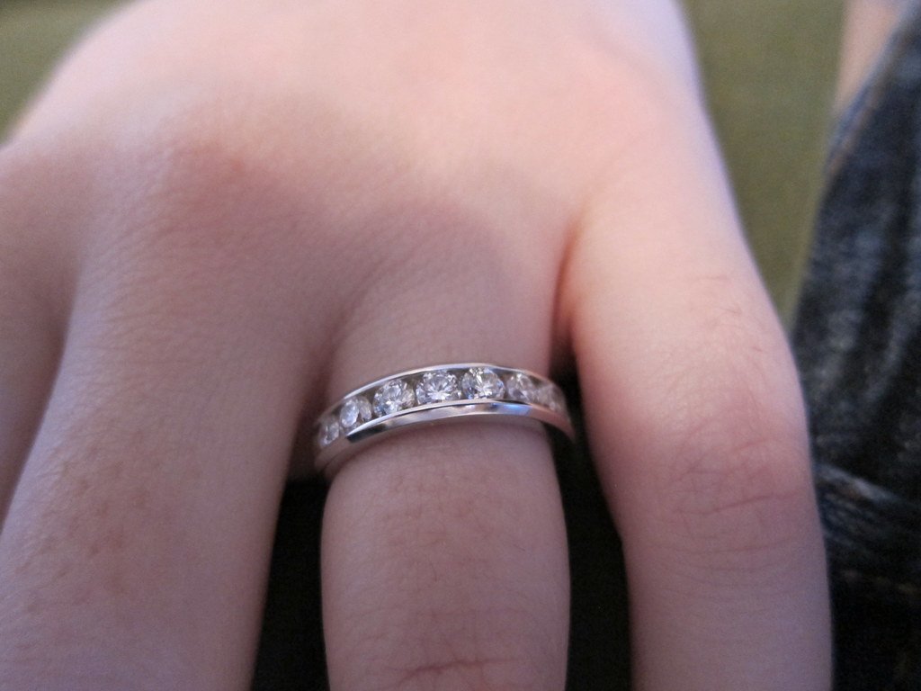 De Beers: A Diamond is Forever from 1947 (pmsyyz, Flickr, CC BY-SA 2.0)