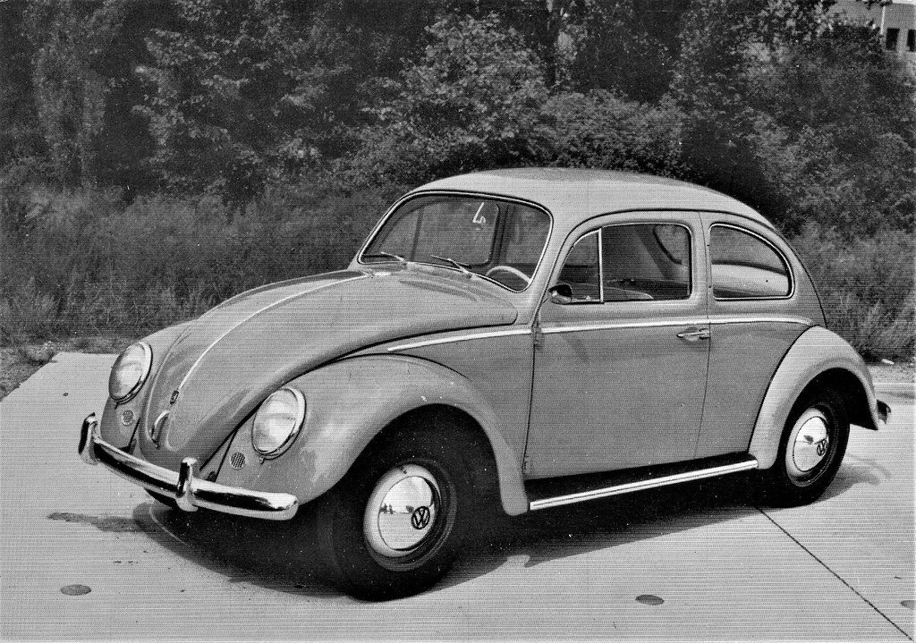 Volkswagen: Think Small in 1959 (aldenjewell, Flickr, CC BY 2.0)