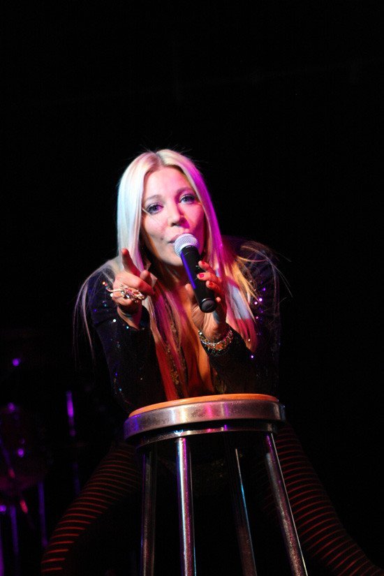 Taylor Dayne (Eva Rinaldi Celebrity Photographer, Flickr, CC BY-SA 2.0)