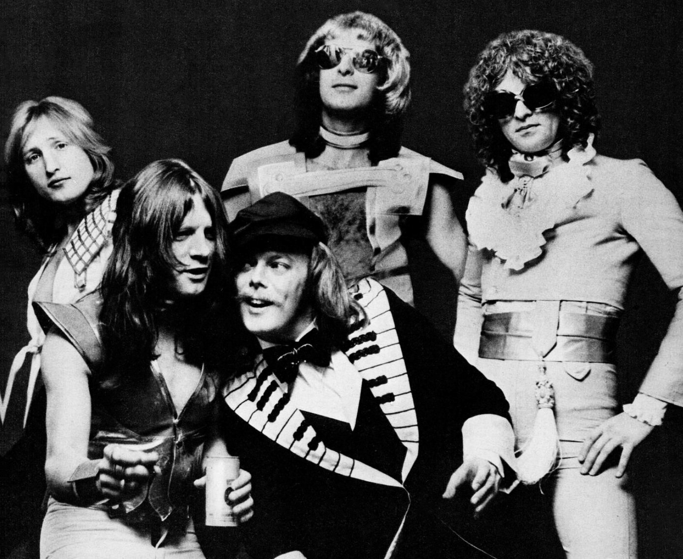 Mott the Hoople (Billboard, page 5, 29 June 1974, Public domain)