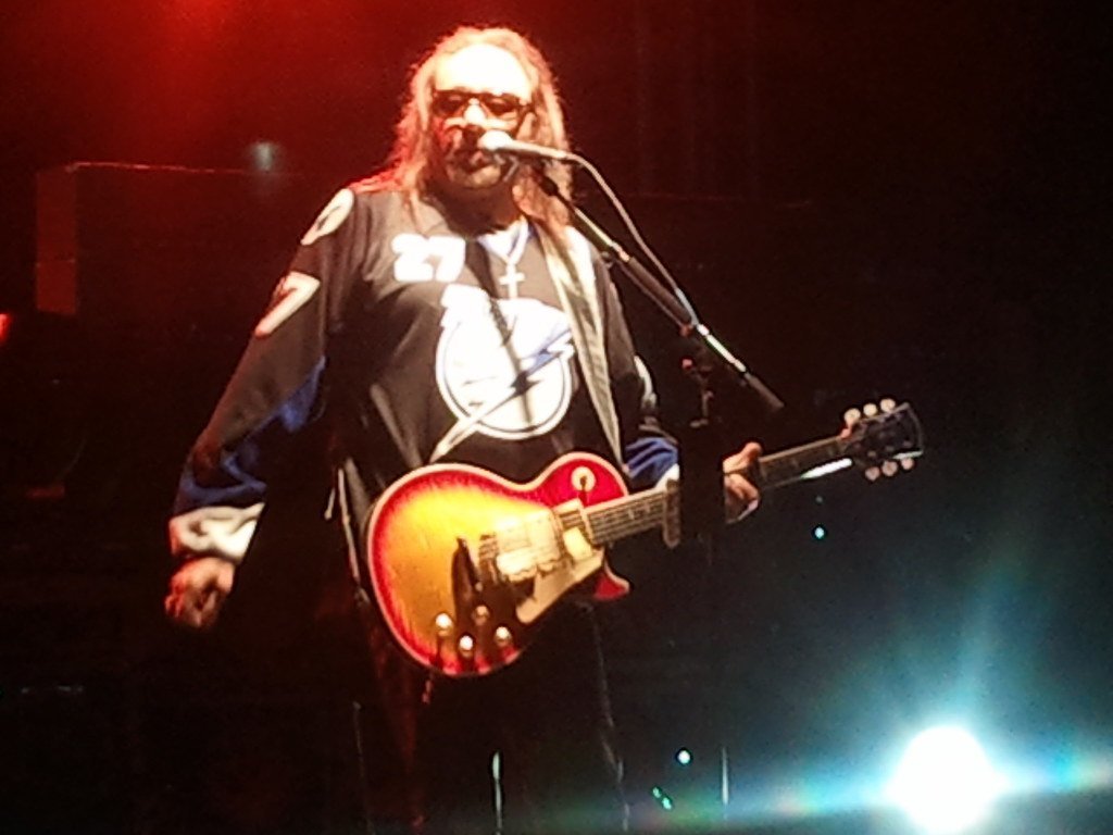 Ace Frehley (Michel Curi, Flickr, CC BY 2.0)