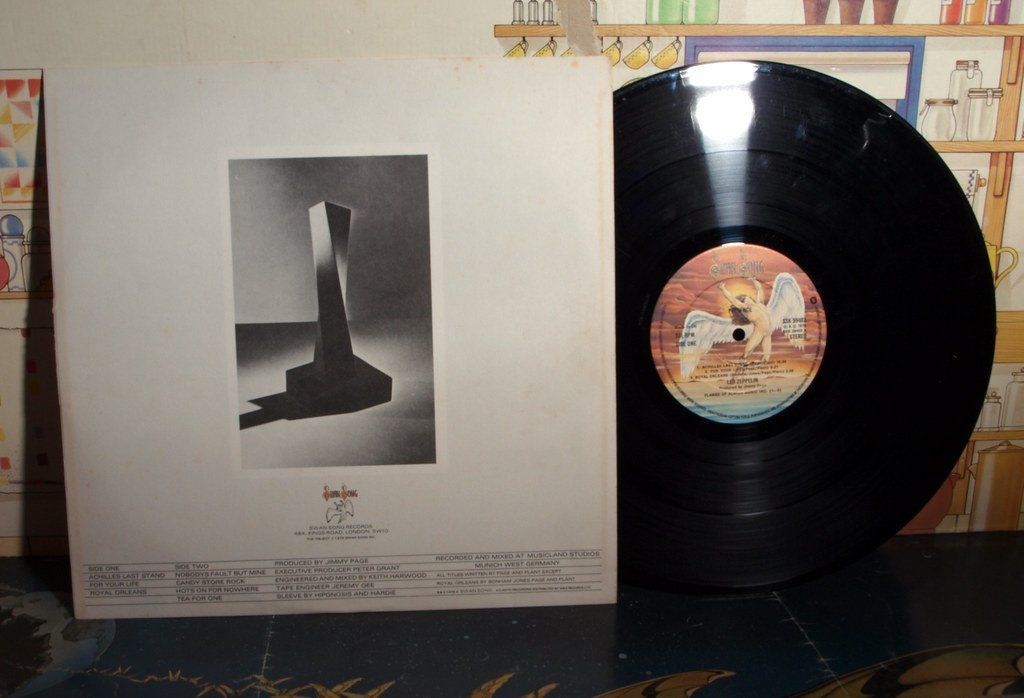 Stairway to Heaven by Led Zeppelin (1971) (badgreeb RECORDS - art -photos, Flickr, CC BY-SA 2.0)