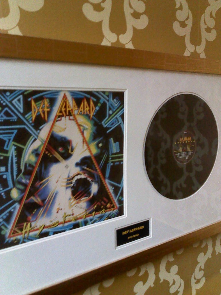 Love Bites by Def Leppard (1987) (magnusopium, Flickr, CC BY 2.0)