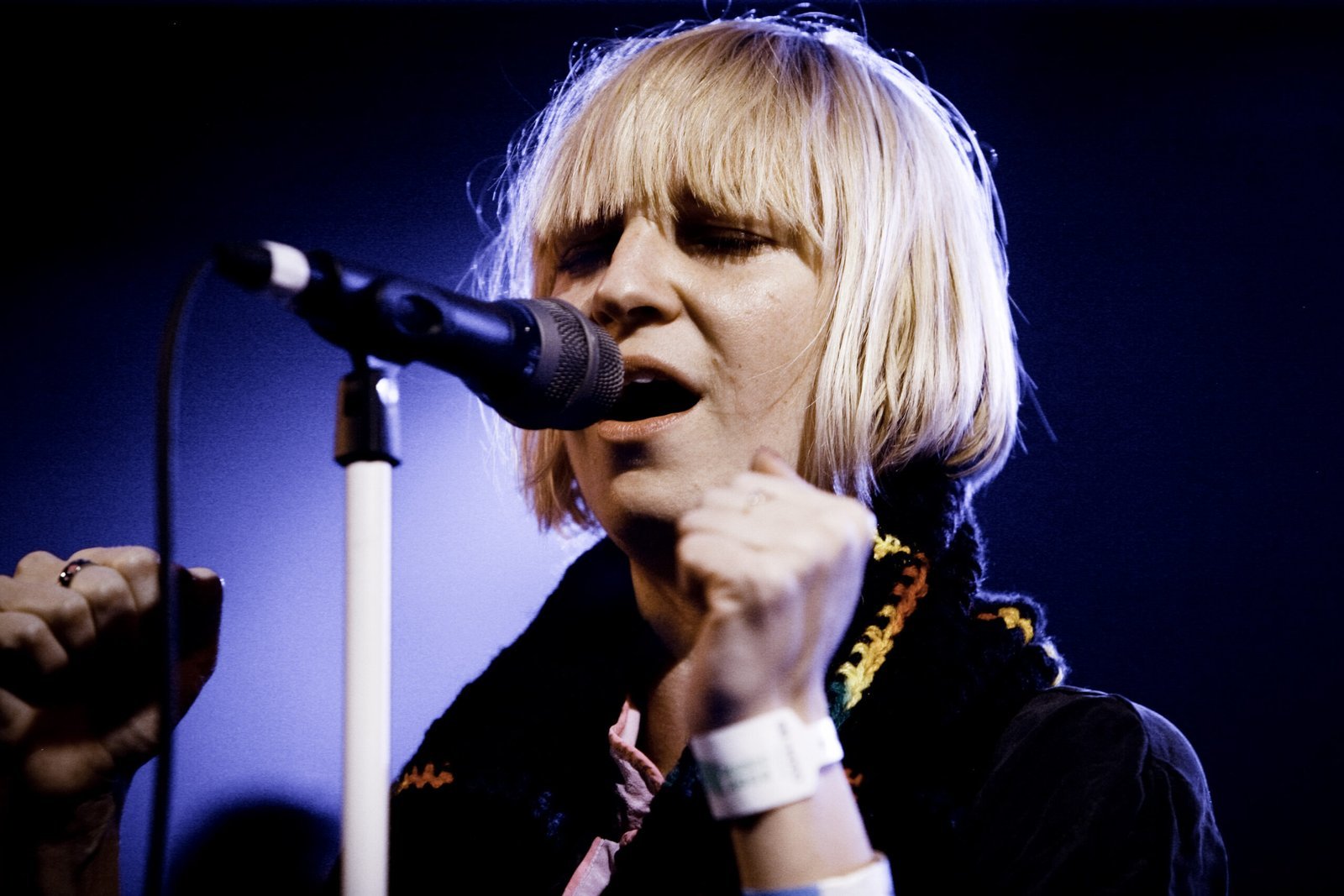 Sia (By Kris Krug at https://www.flickr.com/photos/kk, CC BY-SA 2.0)