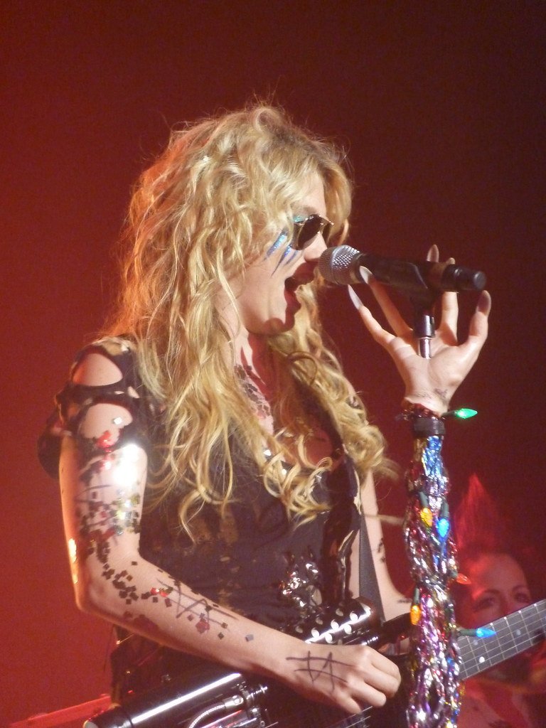 Kesha (oouinouin, Flickr, CC BY 2.0)
