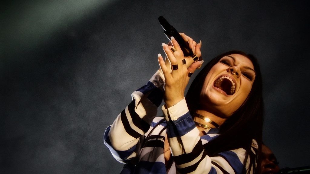 10 Legendary Musicians Who Secretly Penned Chart-Topping Hits for Other Stars