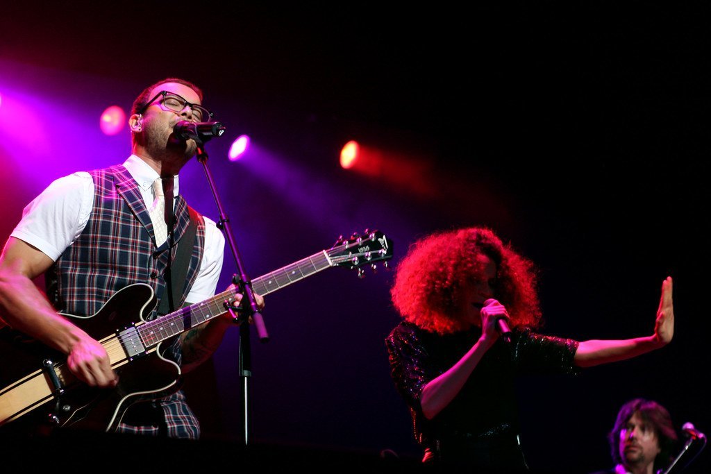 Libra: Dreamy R&B Balance (Eva Rinaldi Celebrity Photographer, Flickr, CC BY-SA 2.0)