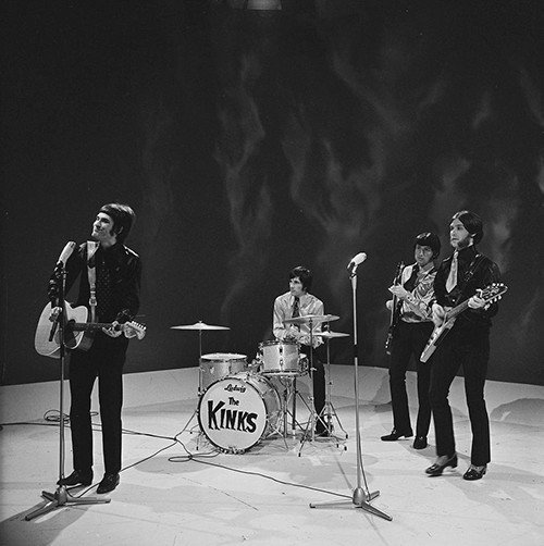 The Kinks (FTA001008950 002 con.png Beeld en Geluidwiki - Gallery: Fanclub, CC BY-SA 3.0 nl)