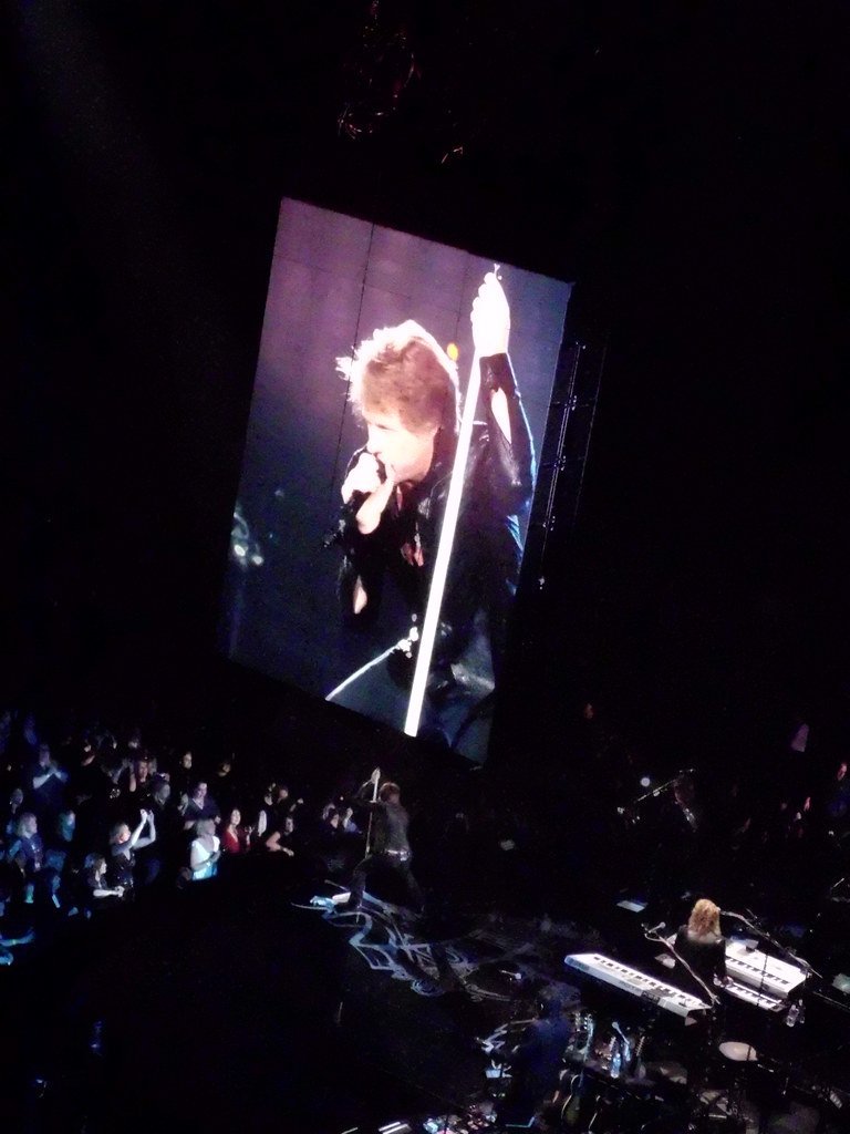Livin' on a Prayer by Bon Jovi (1986) (Phiala, Flickr, CC BY 2.0)