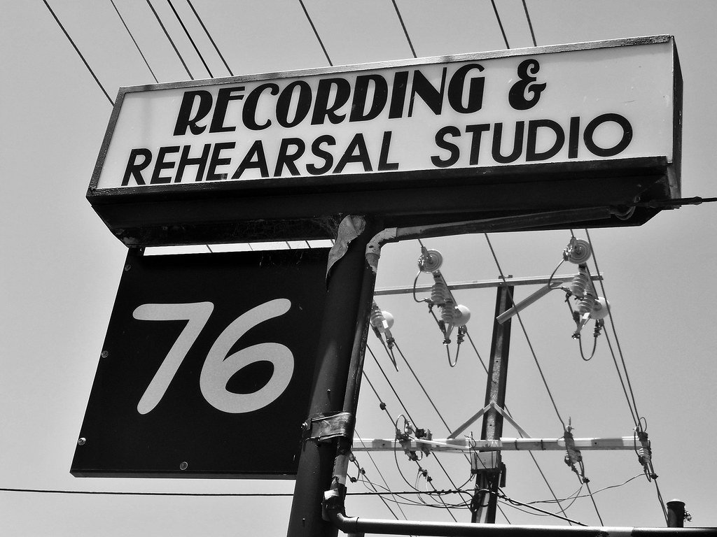 The Debut Album Was Finished in Just 35 Hours (Image Credits: Flickr)